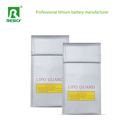 kaufen Feuerfeste, explosionsgeschützte und wasserdichte 20 x 10 cm silberne Glasfaser-RC-LiPo-Batterietasche zum Aufladen von Batterien Online-Herstellung